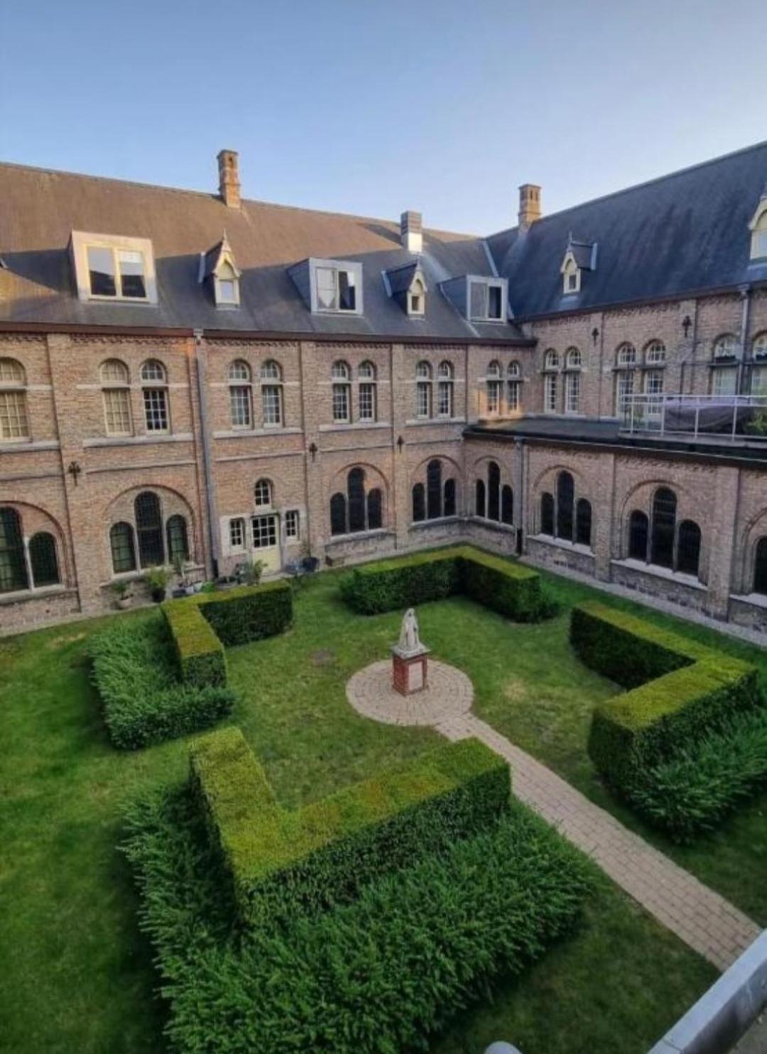 The Carmelite Apartment Ieper Bagian luar foto